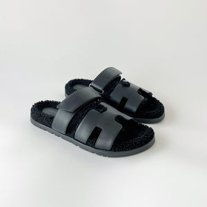 Hermès Men’s Chypre Fur Sandal, 42, Noir