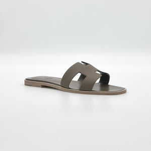 Hermès Women's Oran Sandal, 38, Etoupe