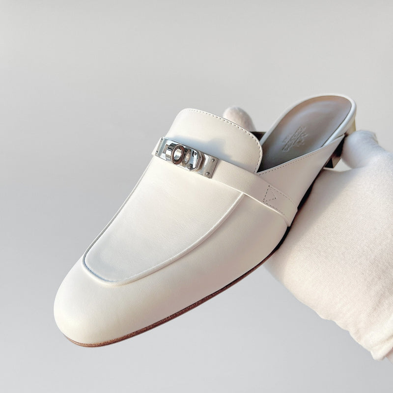 Hermes Women's Oz Mule In White With A Silver Buckle, Size 39 - Found Fashion