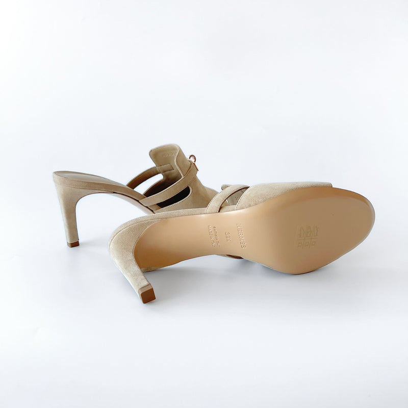 Hermes Women's Cute Sandals Beige Suede With A Rose Gold Buckle, Size 38.5