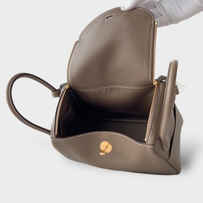 Hermes Etoupe Clemence Lindy 26 Gold Hardware Handbag Bag – MAISON de LUXE